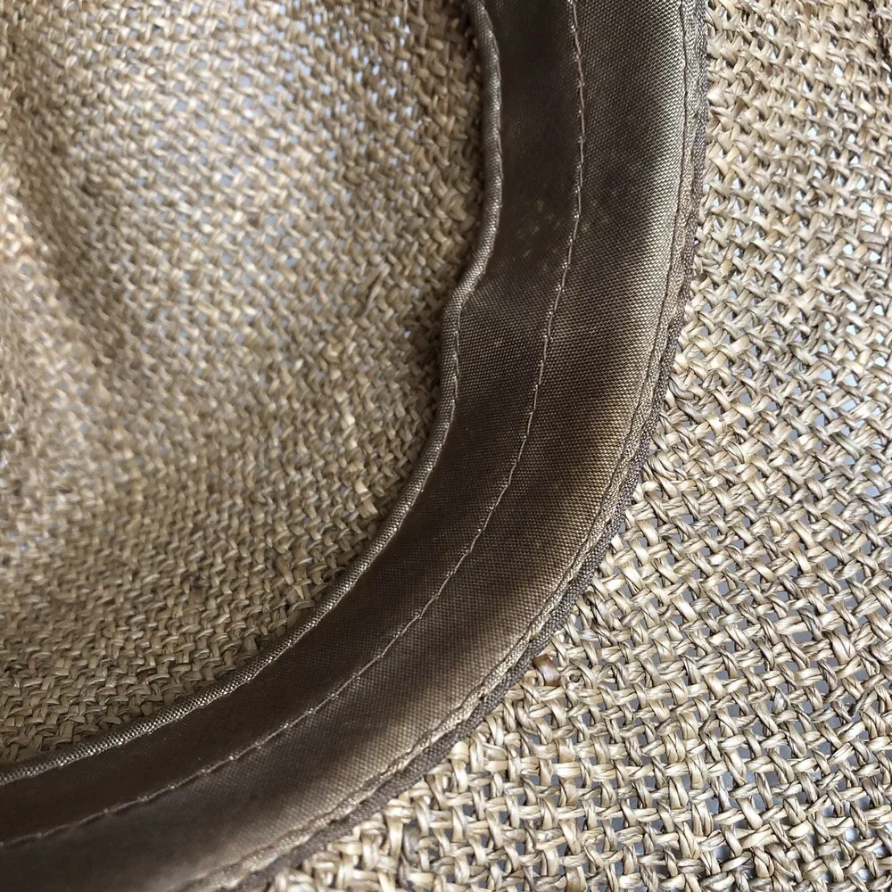 United Hatters Cap Millinery Wrks *** preowned